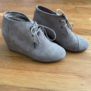 Toms wedge bootie. Good condition.